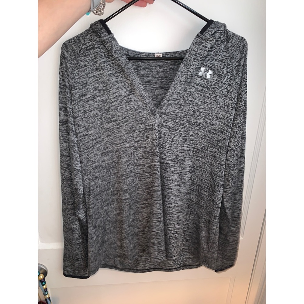 Under Armour Dri-fit vneck hooded top
